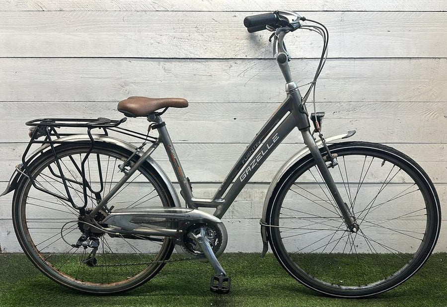 Gazelle fuente v24 cm49 inch28