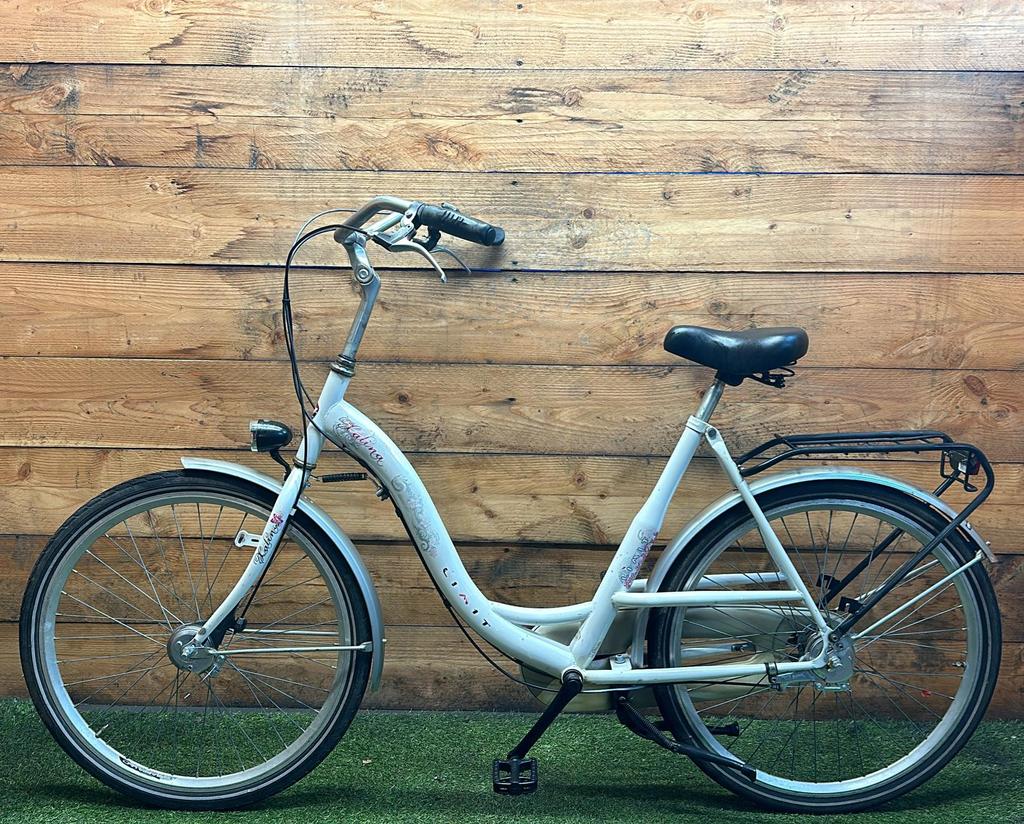 Limit Xalina 3v 26inch 53cm